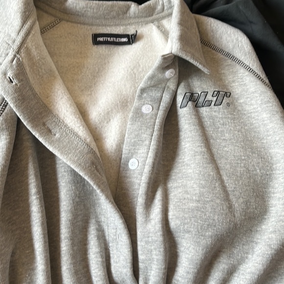 Pretty little thing romper made out of sweatpants material - Picture 6 of 8